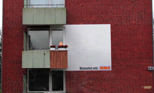 Vallas publicitarias en edificios abandonados