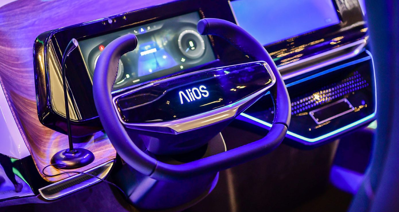 Alibaba permitirá encontrar restaurantes y pedir comida por voz en un auto