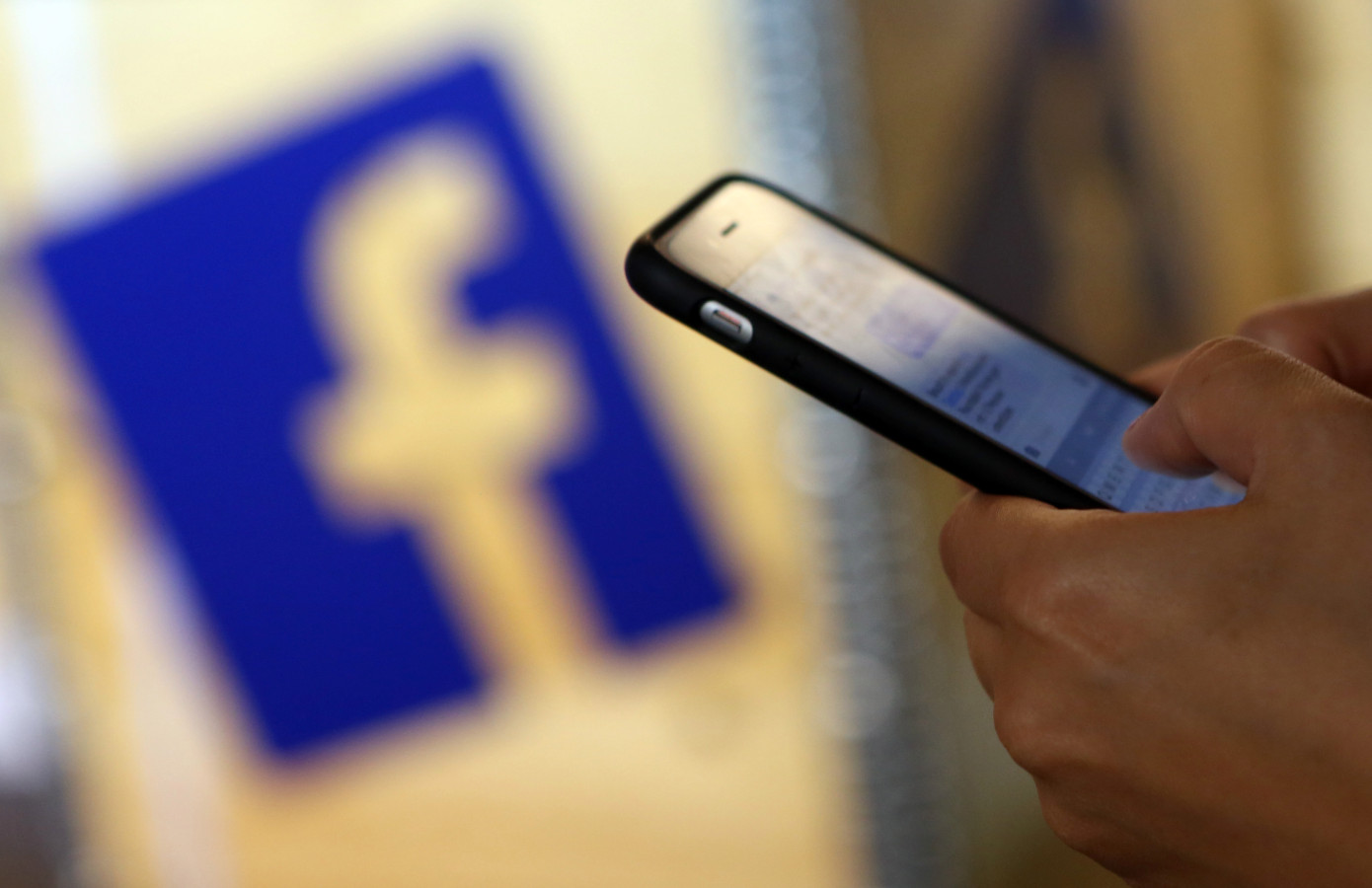La herramienta de transferencia de fotos de Facebook se abre a más usuarios en Europa, América Latina y África