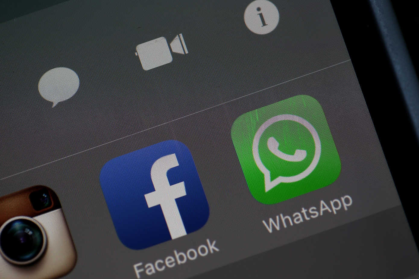 WhatsApp to add multi-device support and introduce “see once” disappearing feature