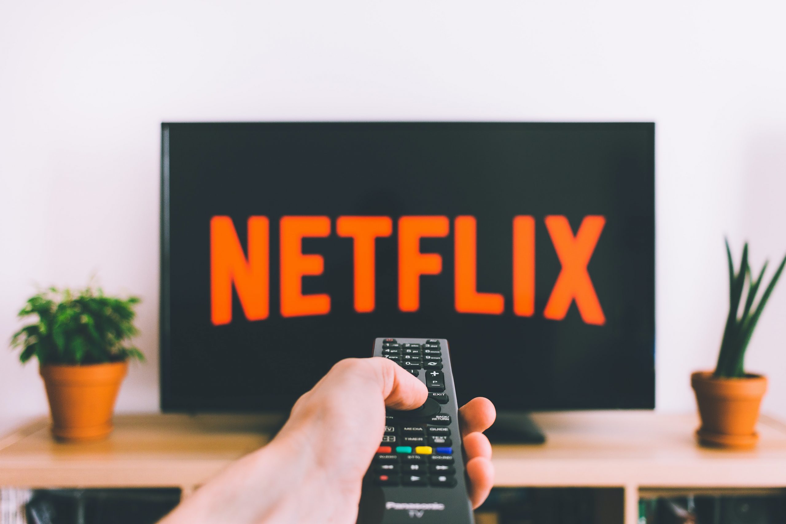 Netflix más accesible, pero con publicidad