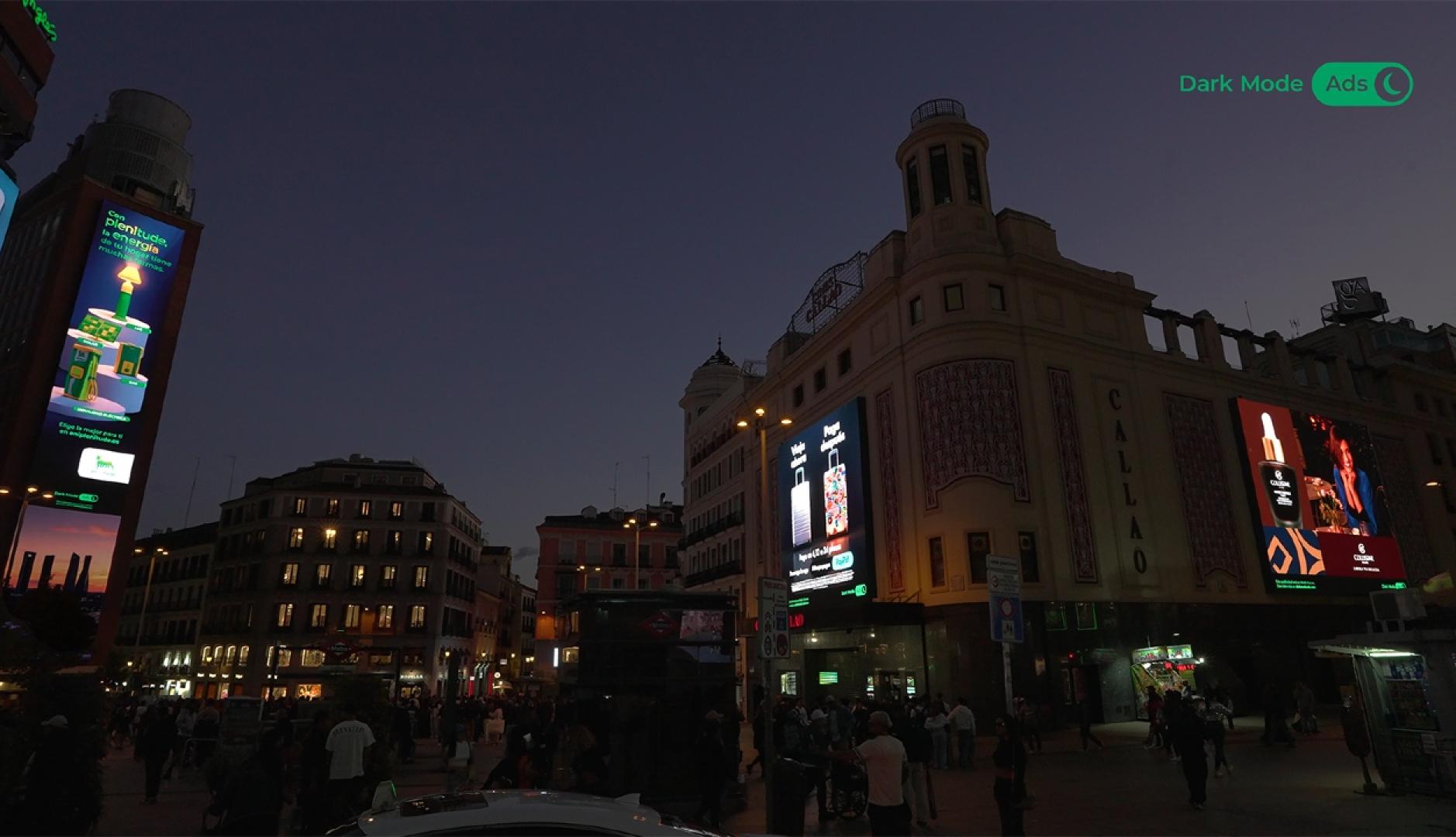 Modo oscuro en publicidad exterior: menos energía